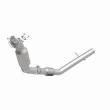 Load image into Gallery viewer, MagnaFlow 18-23 Jeep Wrangler OEM Grade Federal / EPA Compliant Direct-Fit Catalytic Converter
