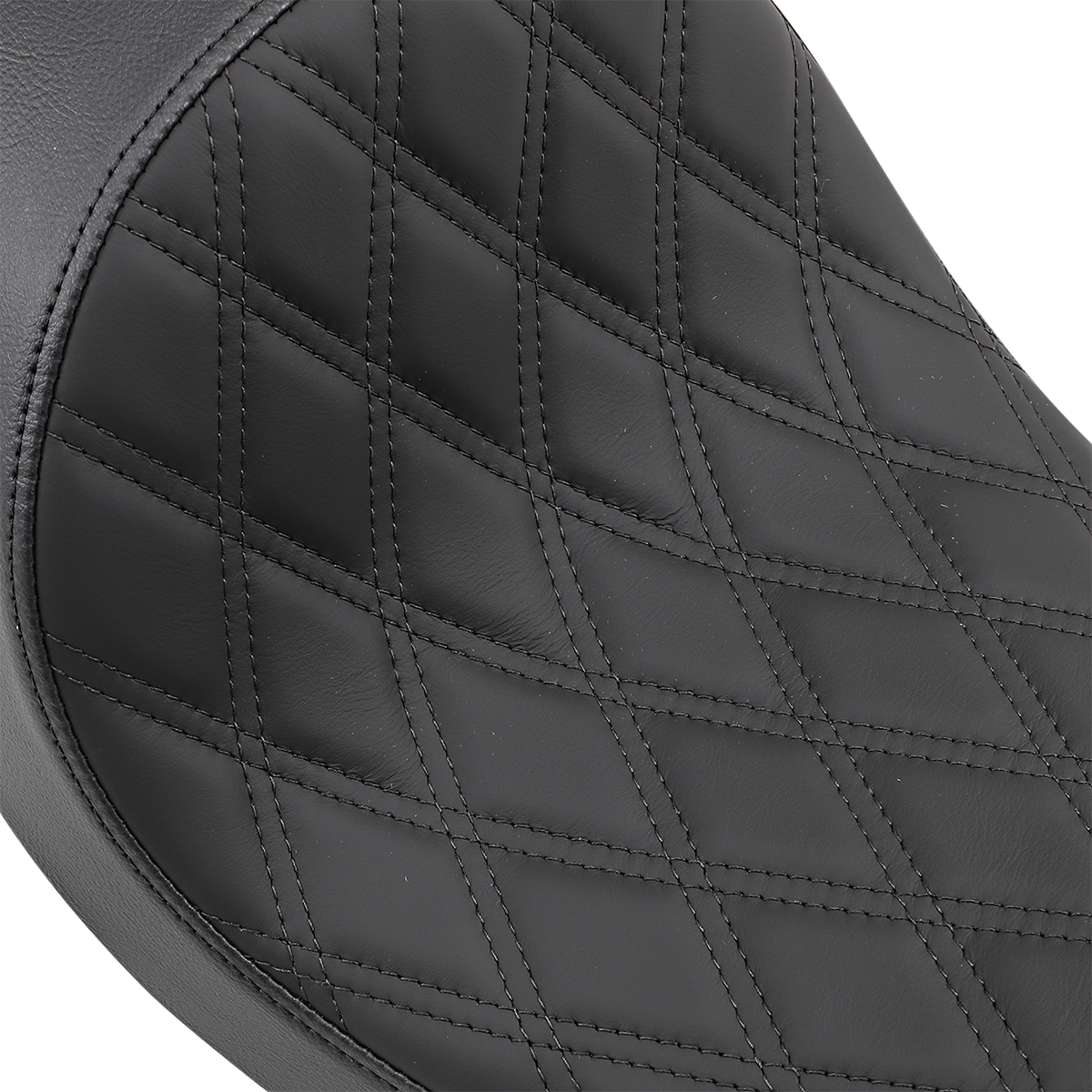 DRAG SPECIALTIES SEATS, Drag Specialties Seats 3/4 Solo Seat Low Diamond Stitch for FXD/FLD 2006-2017 (Part No. 0803-0543)