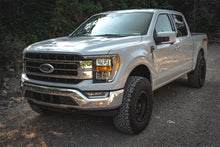 Load image into Gallery viewer, Tuff Country 21-23 Ford F-150 4x4 3in Front Lift Kit with Shocks