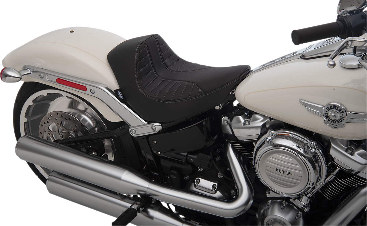DRAG SPECIALTIES SEATS, DRAG SPECIALTIES SEATS EZ-Solo Seat with Scorpion Stitch - Silver Thread Vinyl for FLFB/S '18-'22 | Part 0802-1186