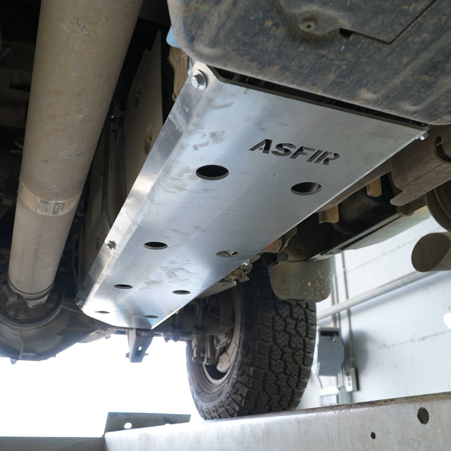 Chevrolet Silverado 2500 / GMC Sierra 2500 Fuel Tank Skid Plate | Double Cab
