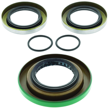 Load image into Gallery viewer, QuadBoss 11-13 Can-Am Commander 1000 DPS (02) Rear Differential Seal Kit