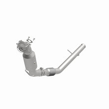 Load image into Gallery viewer, MagnaFlow 18-23 Jeep Wrangler OEM Grade Federal / EPA Compliant Direct-Fit Catalytic Converter