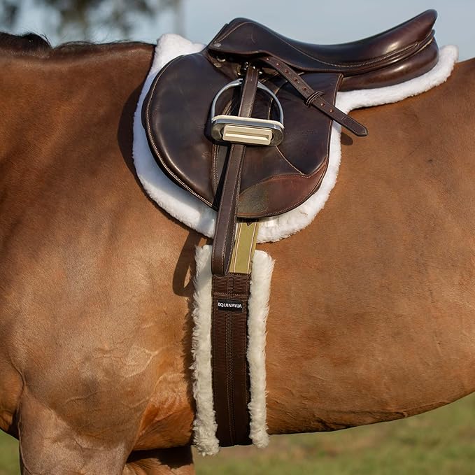 Equinavia Eidsvoll Close Contact English Saddle Pad | Horse Saddle Pad with Shock Absorbing Fleece Top | Hook & Loop Billet Straps, Secure Fit | Breathable for All Riding Styles