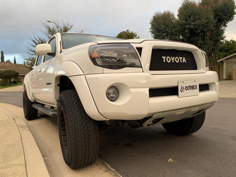 AlphaRex 05-11 Toyota Tacoma LUXX-Series LED Crystal Headlights Chrome