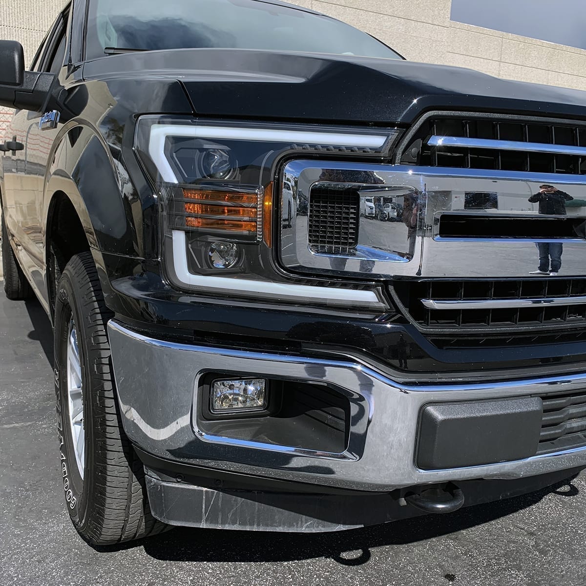 AlphaRex 18-20 Ford F150 LUXX-Series LED Projector Headlights Black
