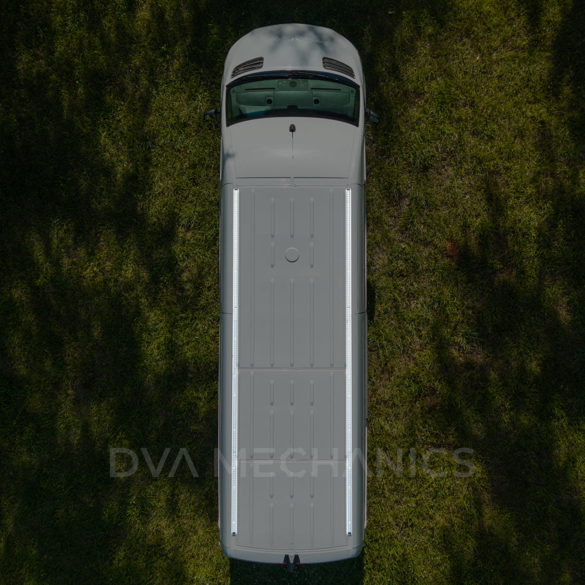 Mercedes Sprinter: LoadSpan™ Roof Rails with L-Track
