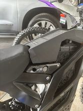 Load image into Gallery viewer, Carbon Fiber Battery Under Piece