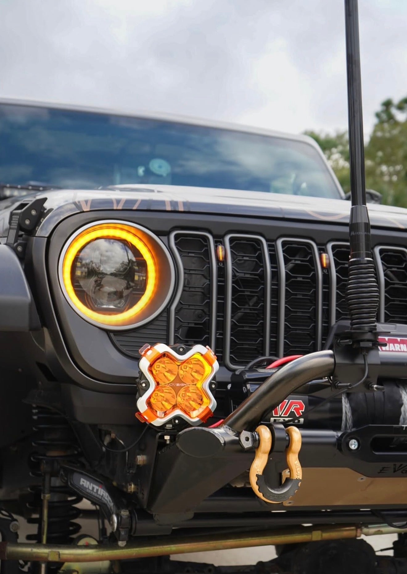 Satin Black Refreshed Style Front Grille fits Jeep Wrangler JL/ Gladiator JT *Primer Coated
