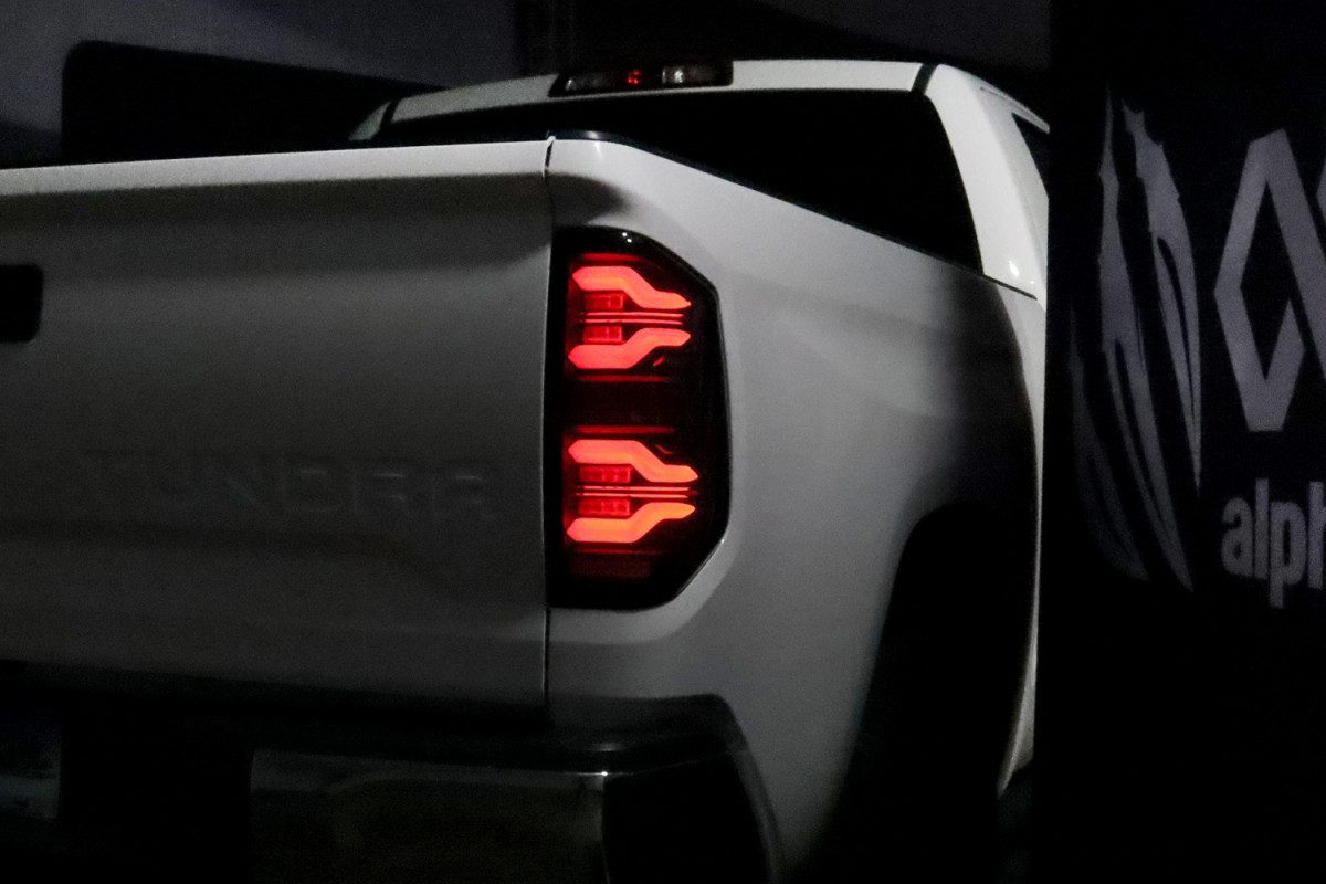 AlphaRex 14-21 Toyota Tundra LUXX-Series LED Tail Lights Black-Red