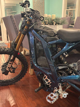 Load image into Gallery viewer, E-Bike "invisible" Vantablack Battery Wrap