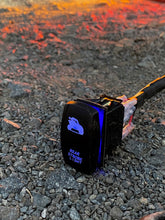 Load image into Gallery viewer, Chase LED Light Bar With Built In Strobe 32"