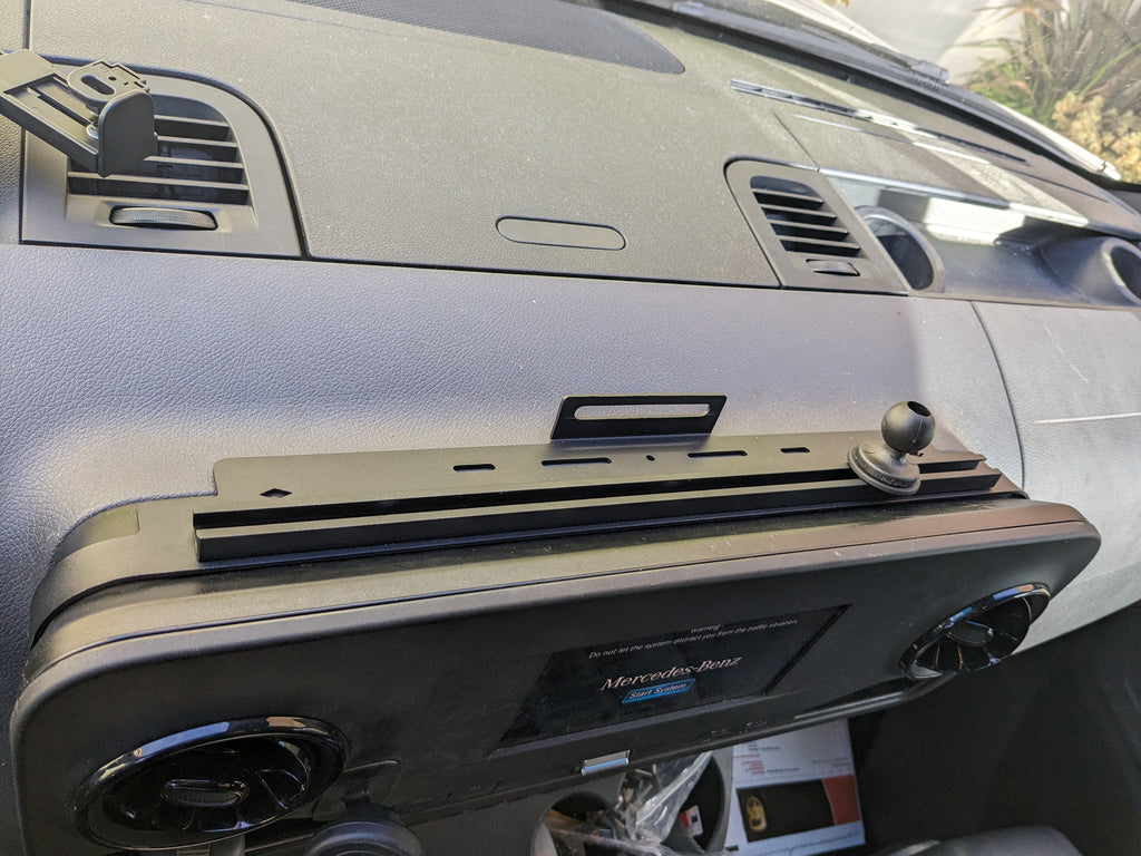 SPRINTER DASH ACCESSORIES AND PHONE MOUNTING SYSTEM