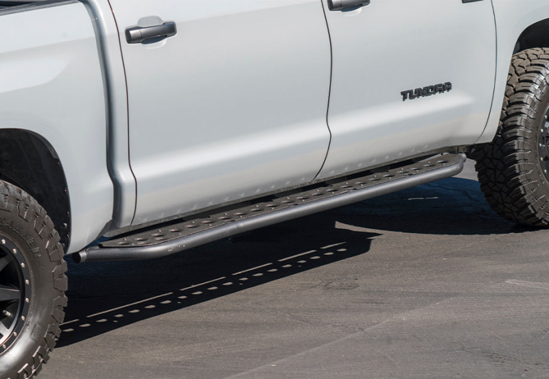 Cali Raised 14-21 Toyota Tundra Step Ed Rock Sliders - No Kick Out/PwdrCoat Plate/PwdrCoat