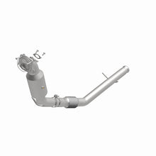 Load image into Gallery viewer, MagnaFlow 18-23 Jeep Wrangler OEM Grade Federal / EPA Compliant Direct-Fit Catalytic Converter