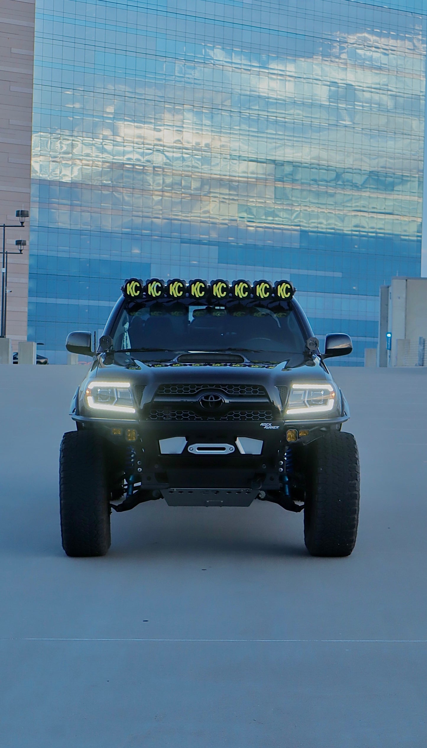 AlphaRex 05-11 Toyota Tacoma LUXX-Series LED Projector Headlights Alpha-Black