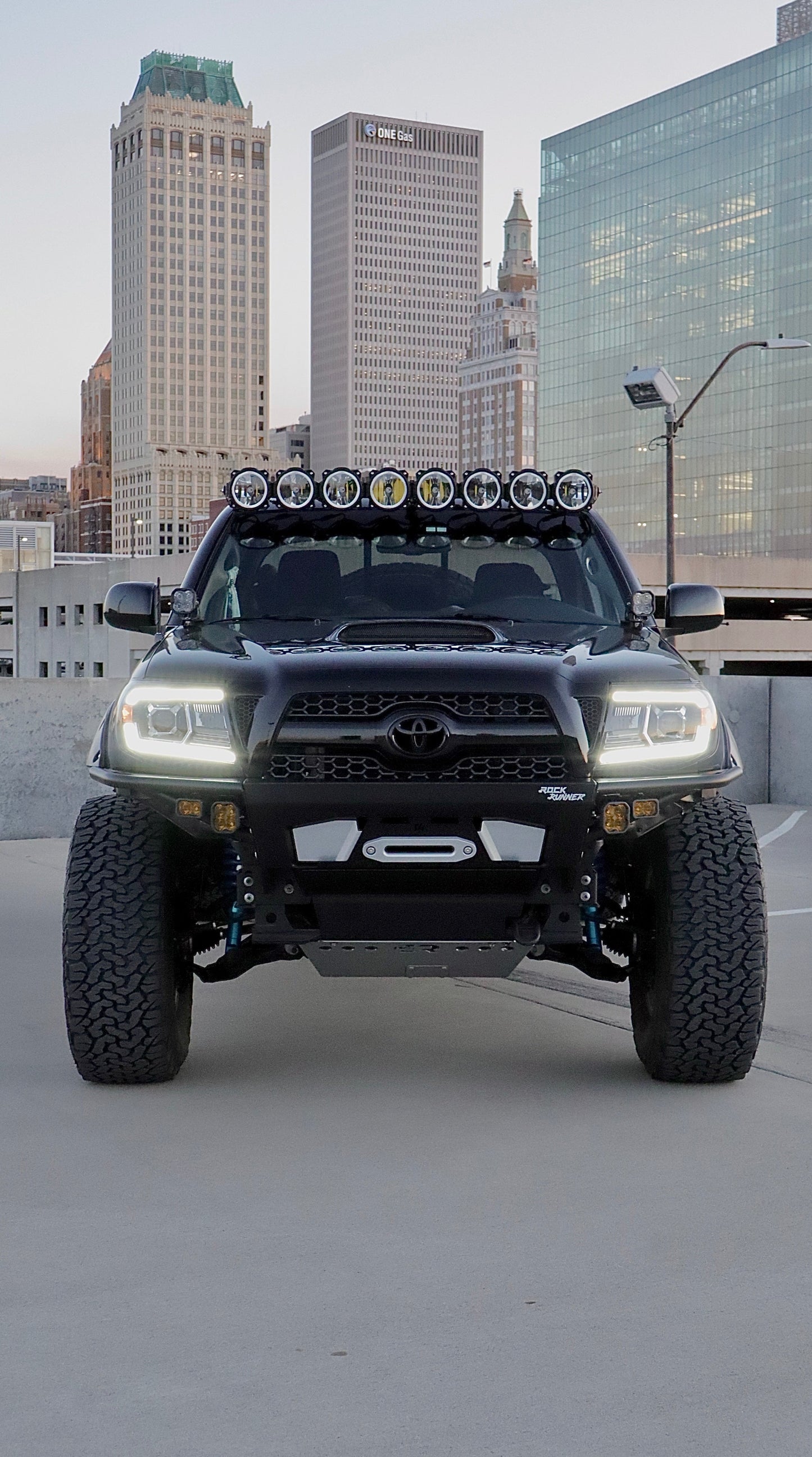 AlphaRex 05-11 Toyota Tacoma LUXX-Series LED Projector Headlights Chrome