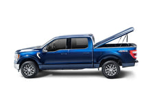 Load image into Gallery viewer, UnderCover 2021 Ford F-150 Crew Cab 5.5ft Elite LX Bed Cover - Iconic Silver