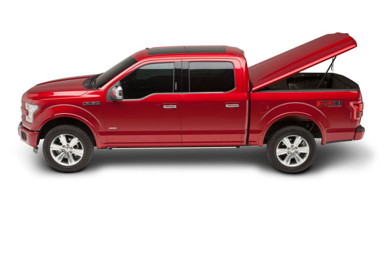 UnderCover 16-18 Chevy Silverado 1500 (19 Legacy) 5.8ft Elite LX Bed Cover - Pull Me Over Red