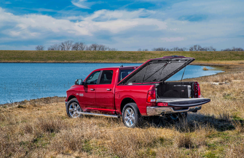 UnderCover 09-18 Ram 1500 (w/o Rambox) (19 Classic) 5.7ft Elite LX Bed Cover - Bright Silver