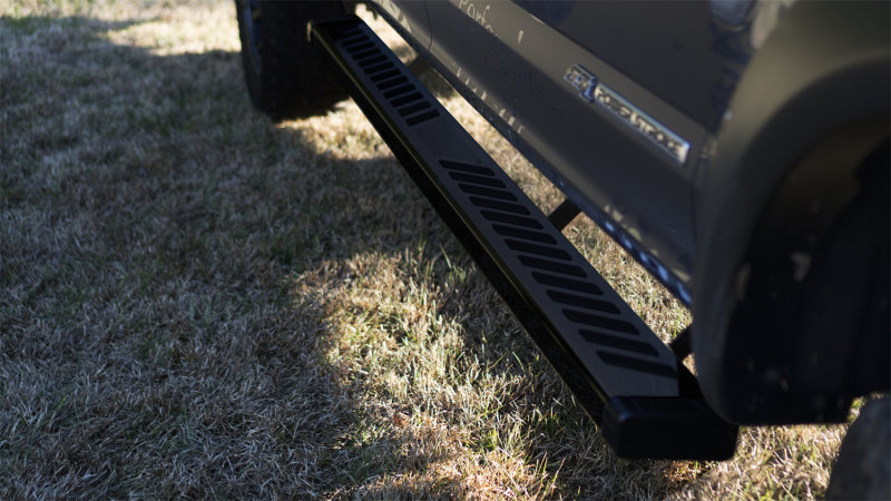 Lund 07-17 Chevy Silverado 1500 Crew Cab Summit Ridge 2.0 Running Boards - Black