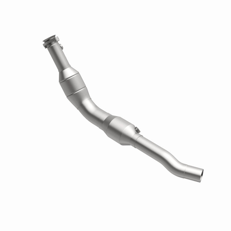 MagnaFlow Conv DF 05-08 LR3/RR Sport D/S OEM - Efficient design to keep your Land Rover running smoothly.