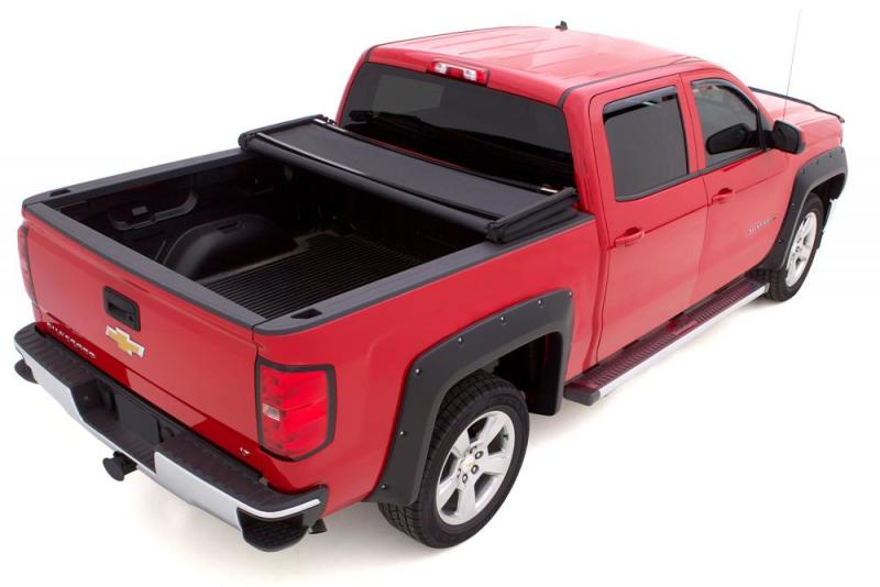 Lund 14-17 Chevy Silverado 1500 (5.5ft. Bed) Genesis Elite Tri-Fold Tonneau Cover - Black