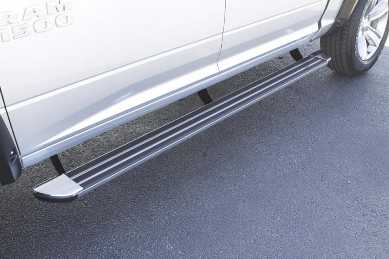 Lund 15-17 Chevy Silverado 2500 Crew Cab (Diesel) Crossroads 87in. Running Board Kit - Chrome