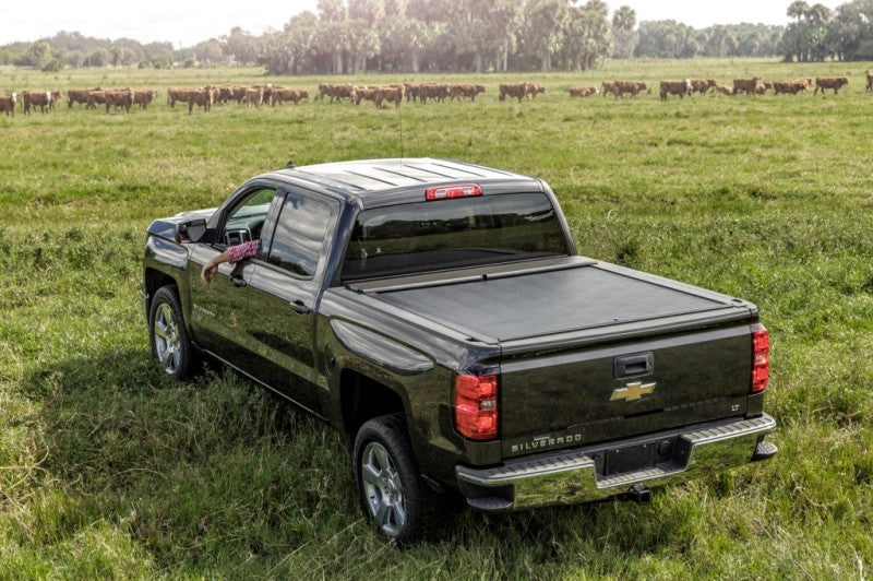 Roll-N-Lock 15-18 Chevy Silverado/Sierra 2500/3500 LB 96-3/8in M-Series Retractable Tonneau Cover