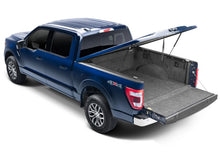 Load image into Gallery viewer, UnderCover 17-20 Ford F-250/F-350 6.8ft Elite LX Bed Cover - Ingot Silver