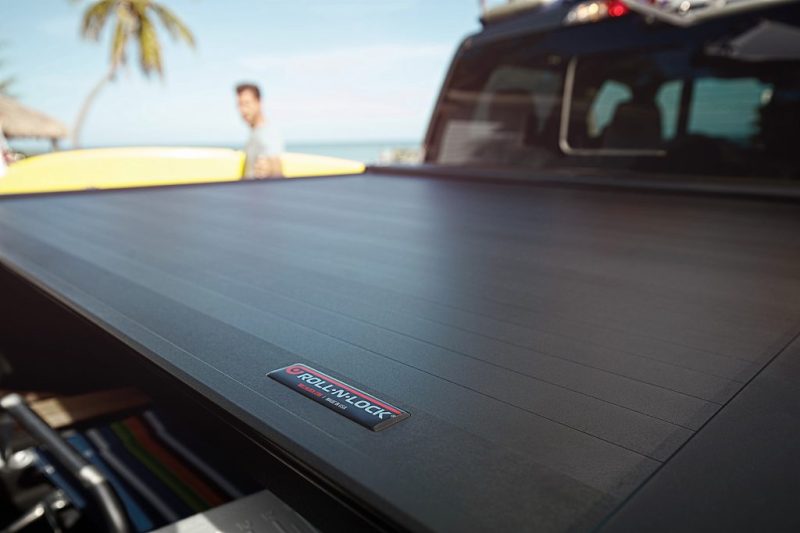 Roll-N-Lock 16-17 Toyota Tacoma Double Cab 60-1/2in E-Series Retractable Tonneau Cover