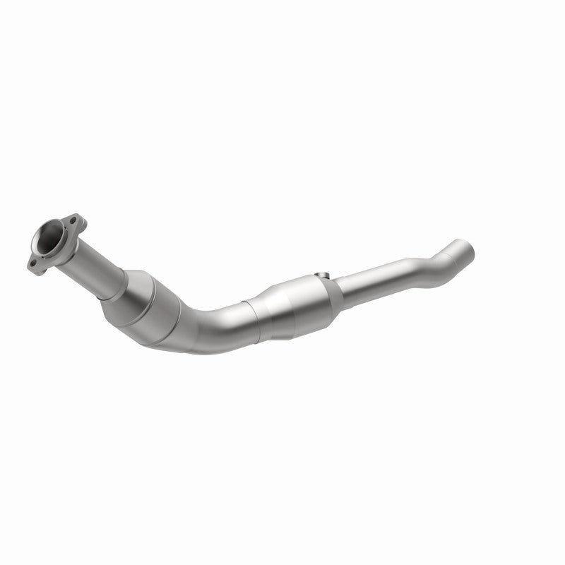 MagnaFlow Conv DF 05-08 LR3/RR Sport D/S OEM - Enhanced emissions filtration technology for clean air.